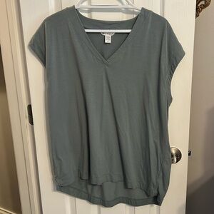 Athleta V-neck cap sleeve shirt